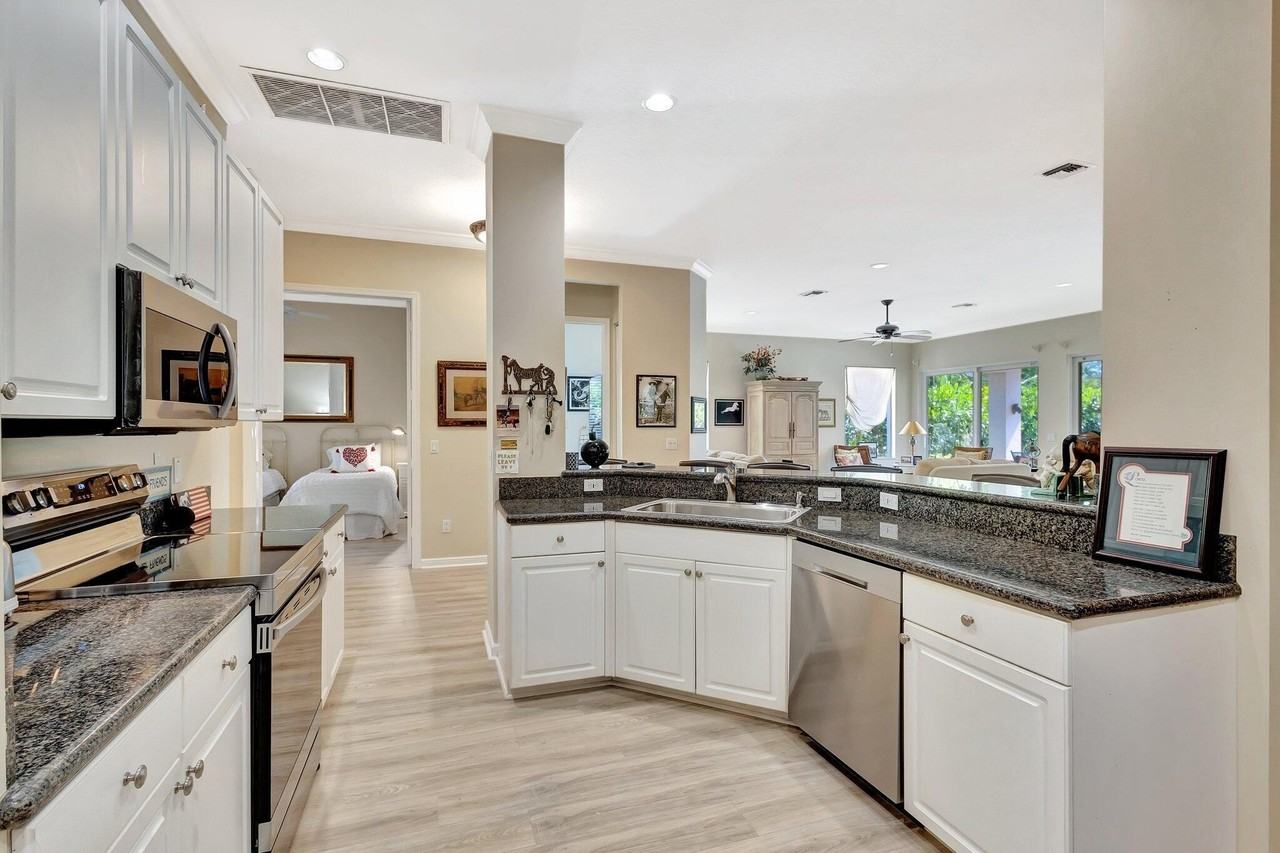 2941 Twin Oaks Way - Photo 6 of 29