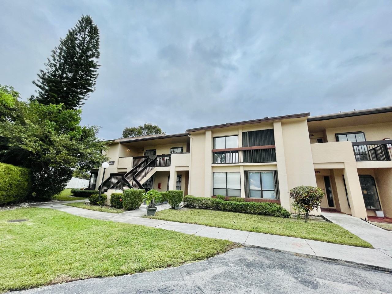 2297 Sw 15th St Apt 122 - Photo 4 of 47