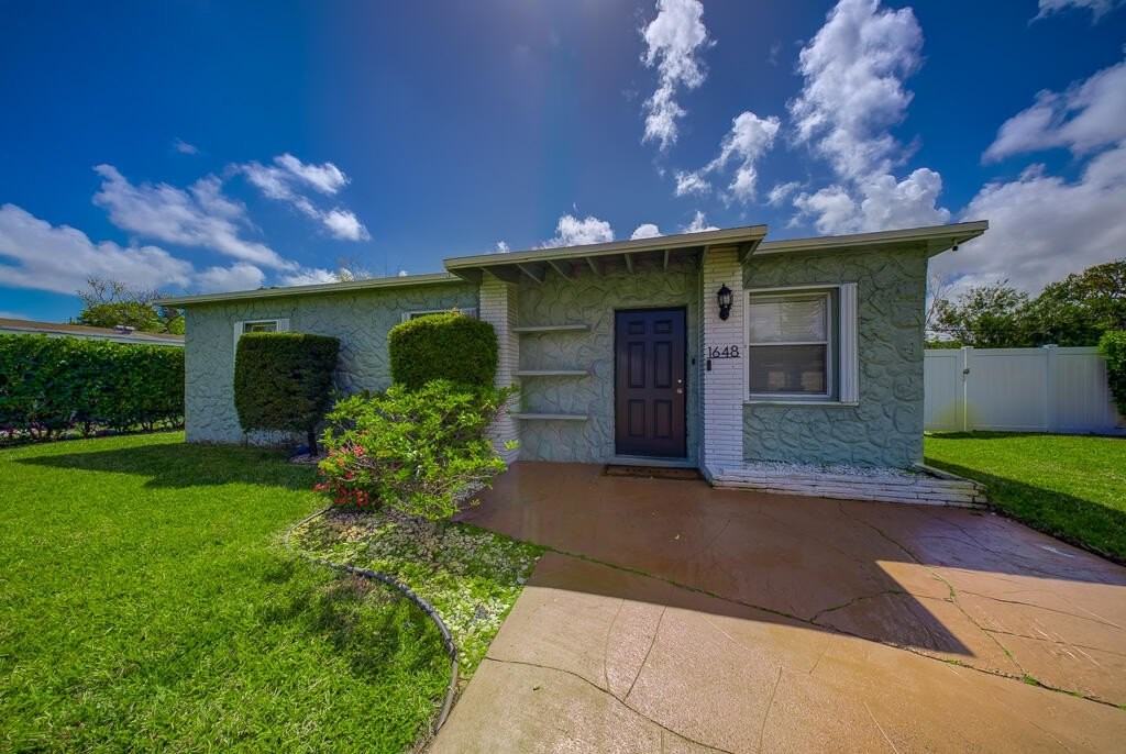 1648 Nw 13th St - Photo 5 of 26