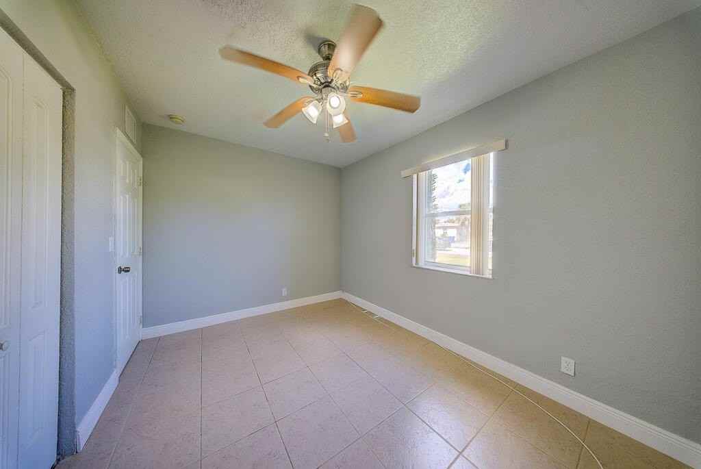 1648 Nw 13th St - Photo 7 of 26