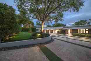 420 Se 17th Ave - Photo 1 of 1