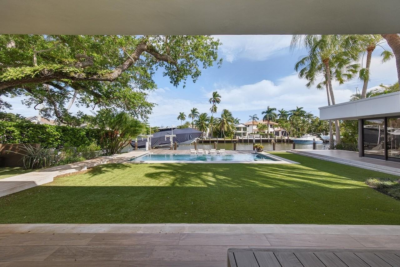 420 Se 17th Ave - Photo 3 of 50