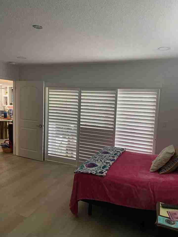 1050 Nw 6th Ter - Photo 4 of 8