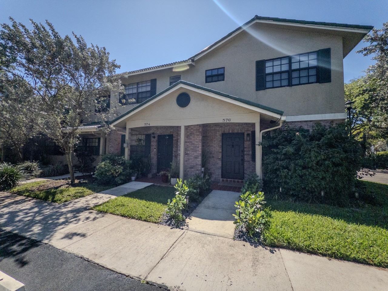 576 Westree Ln - Photo 4 of 28