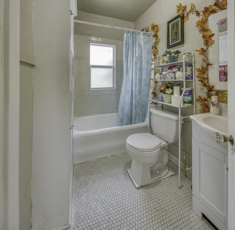 205 N Federal Hwy Unit B - Photo 6 of 9