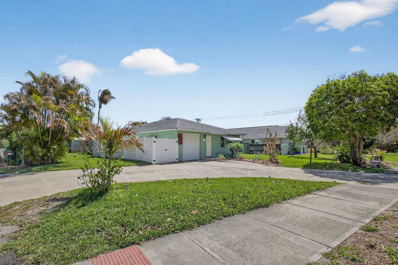 4914 Se Pine Knoll Way - Photo 4 of 50