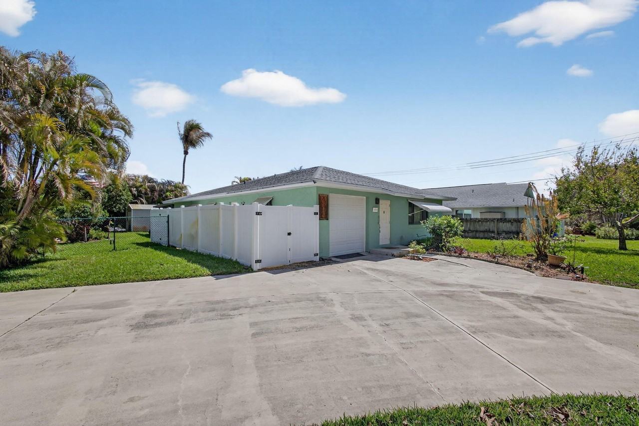 4914 Se Pine Knoll Way - Photo 5 of 50