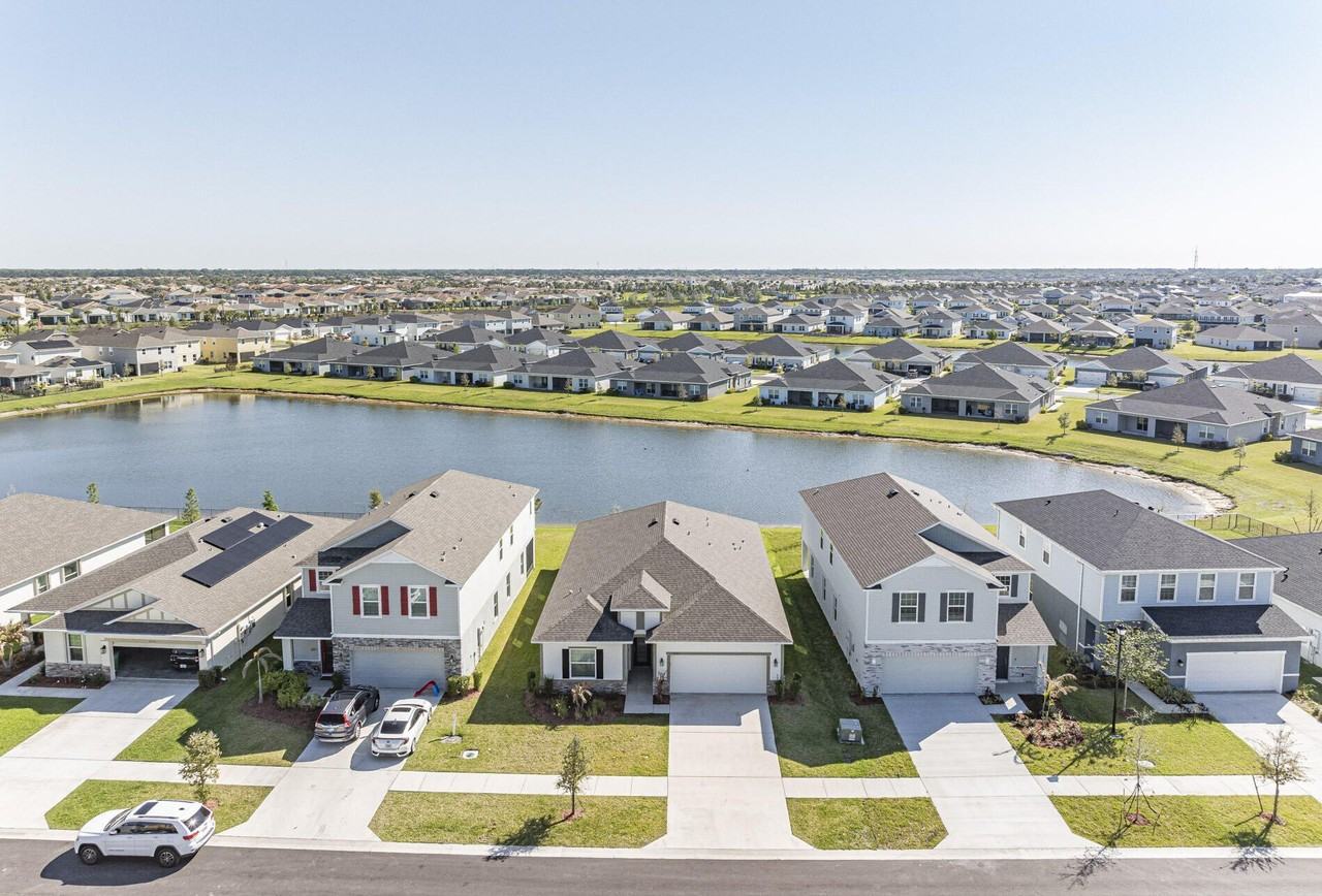 9405 Sw Serapis Way - Photo 3 of 50