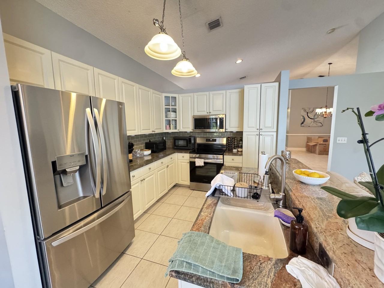 7841 Rockport Cir - Photo 4 of 24