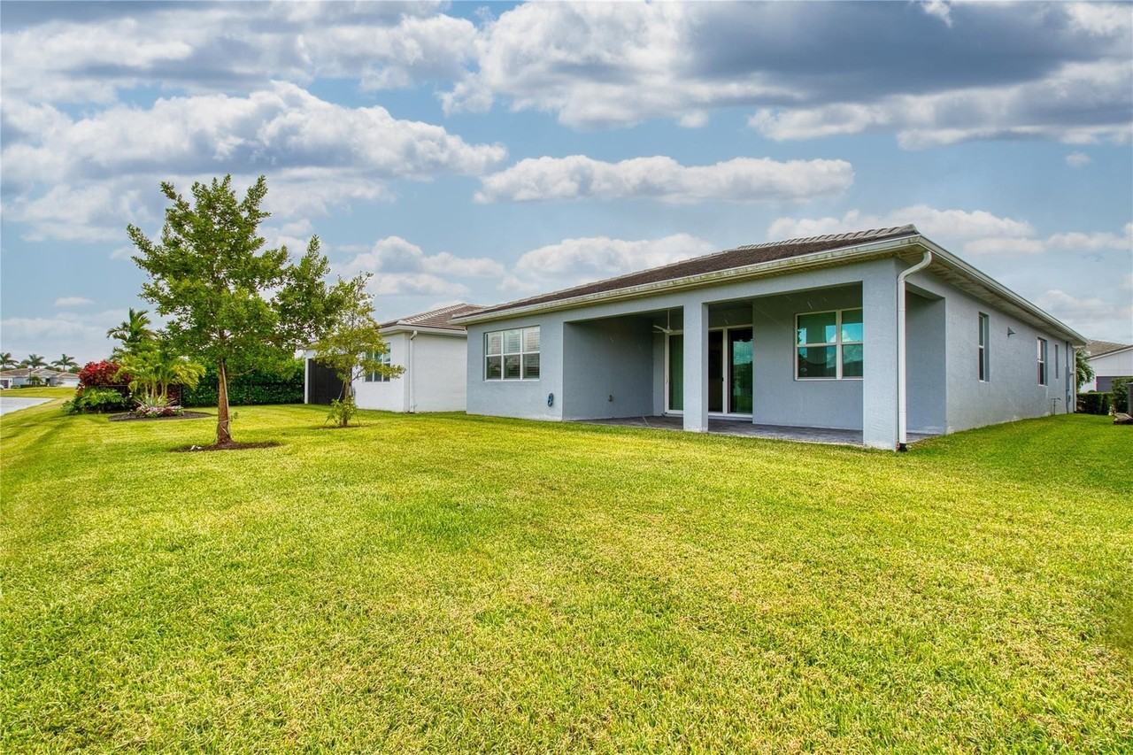 10407 Sw Aquila Way - Photo 6 of 50