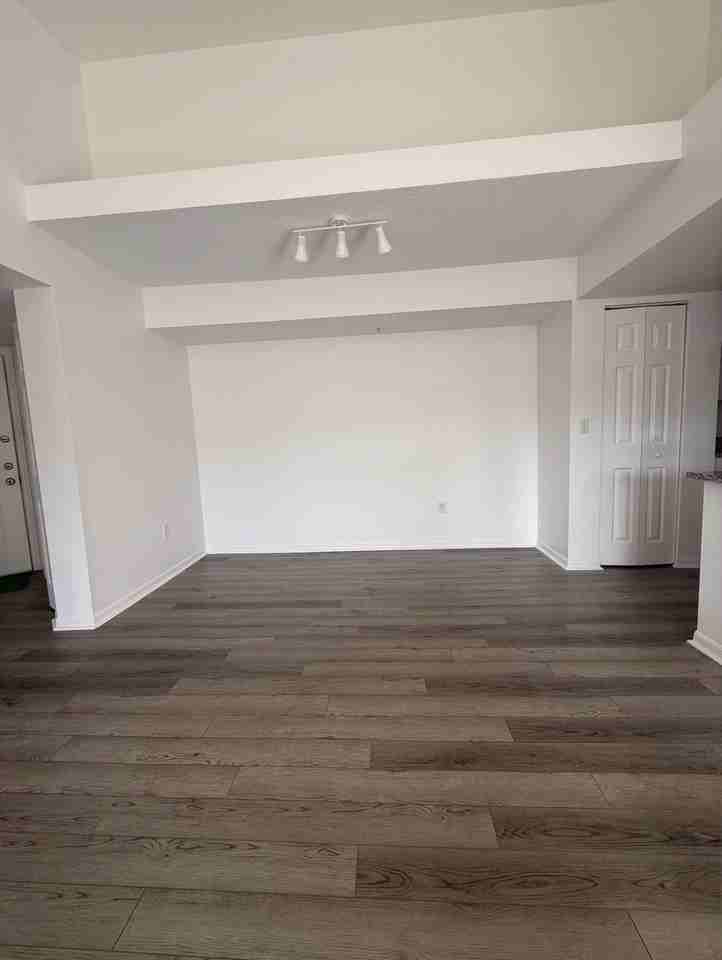 100 Crestwood Ct N Apt 111 - Photo 3 of 19