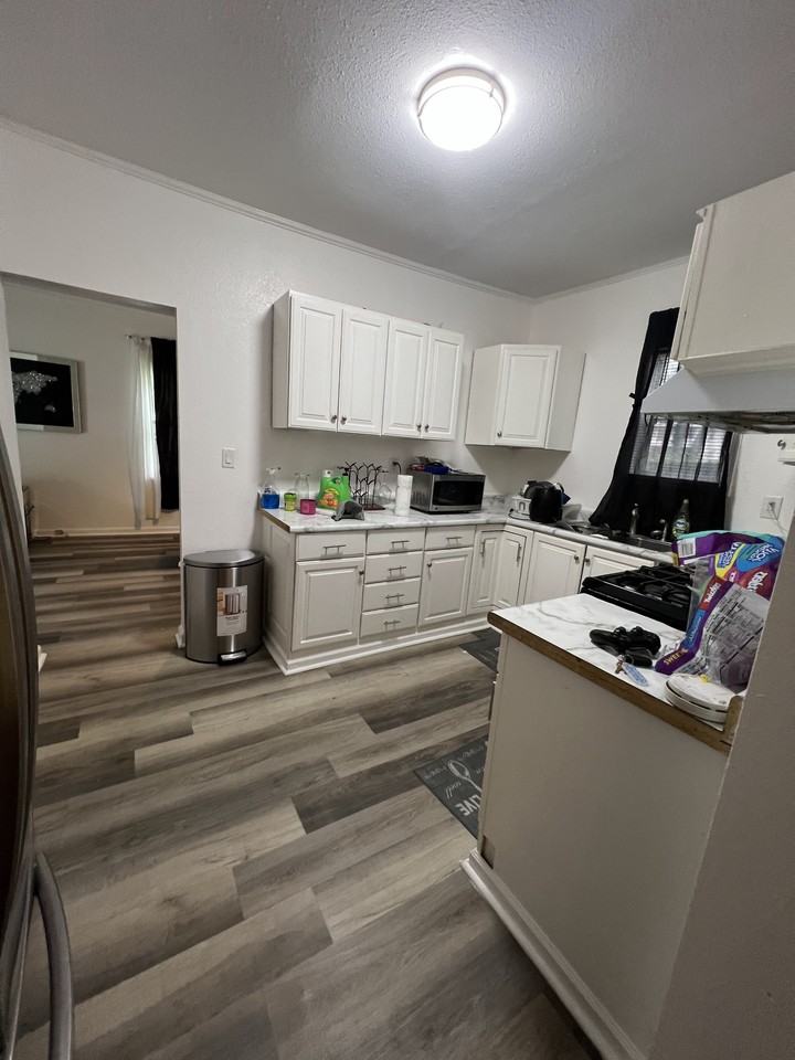 630 W Marietta St #1 - Photo 2 of 21