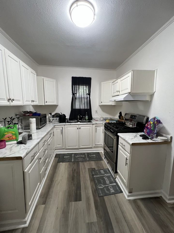 630 W Marietta St #1 - Photo 3 of 21