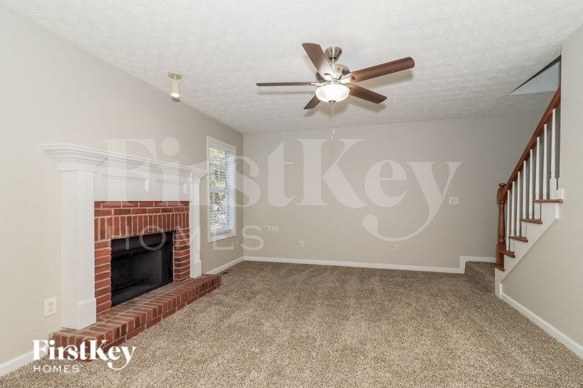 459 Fernwood Cir - Photo 3 of 15