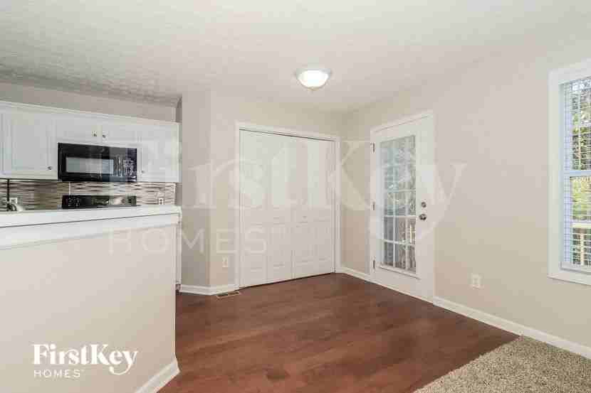 459 Fernwood Cir - Photo 4 of 15