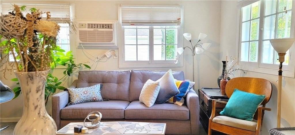 2335 Hemlock Ln N - Photo 4 of 41