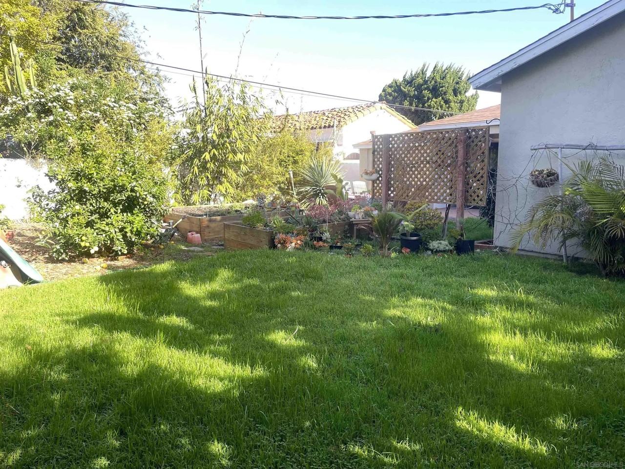 4511 Santa Monica Ave - Photo 2 of 12