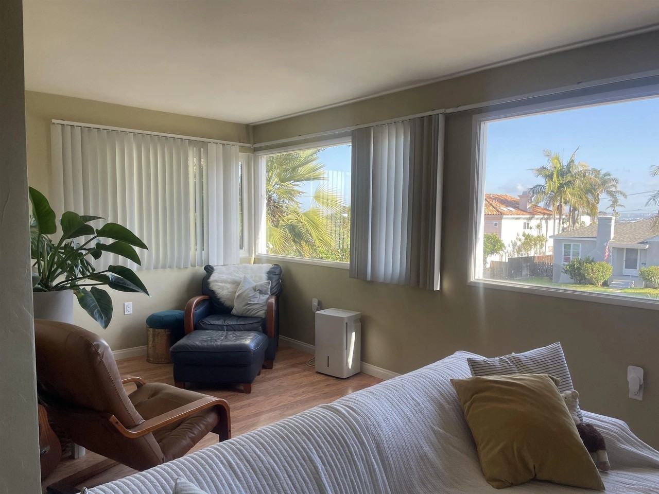 4511 Santa Monica Ave - Photo 3 of 12