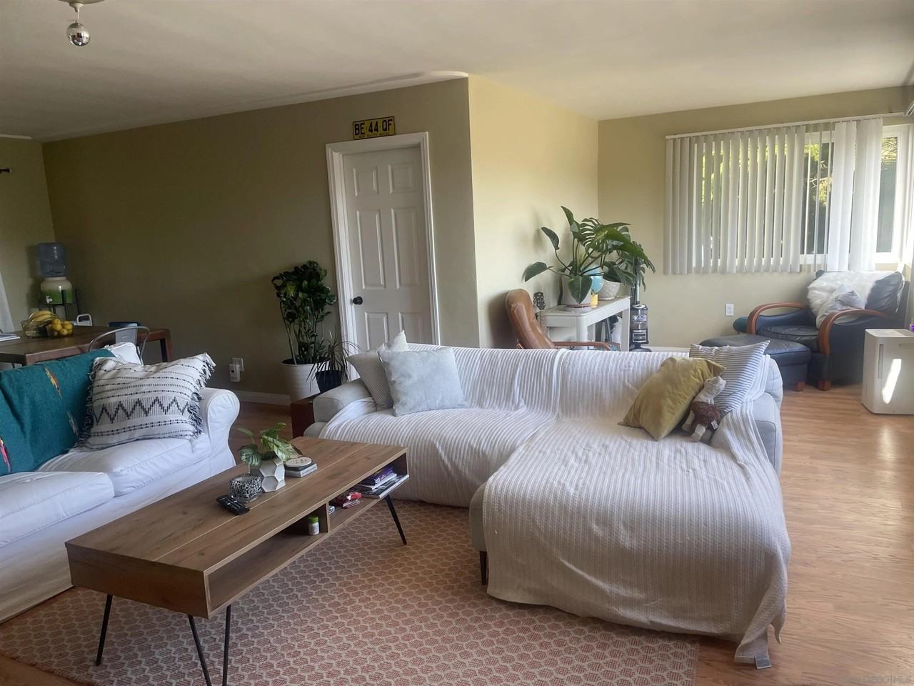 4511 Santa Monica Ave - Photo 4 of 12