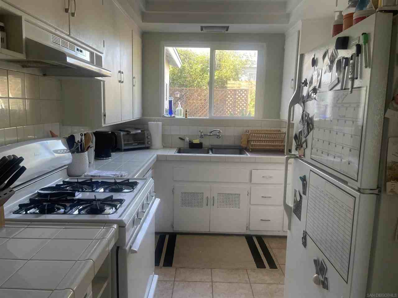 4511 Santa Monica Ave - Photo 6 of 12