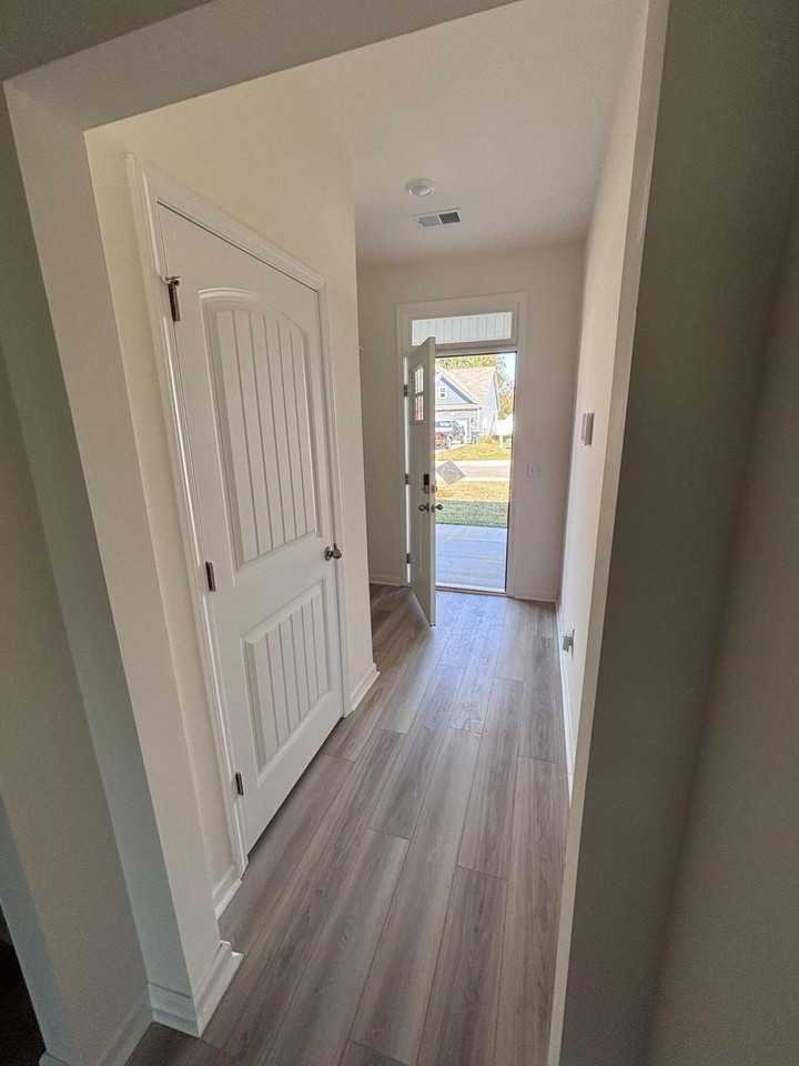 332 Acorn St - Photo 2 of 12