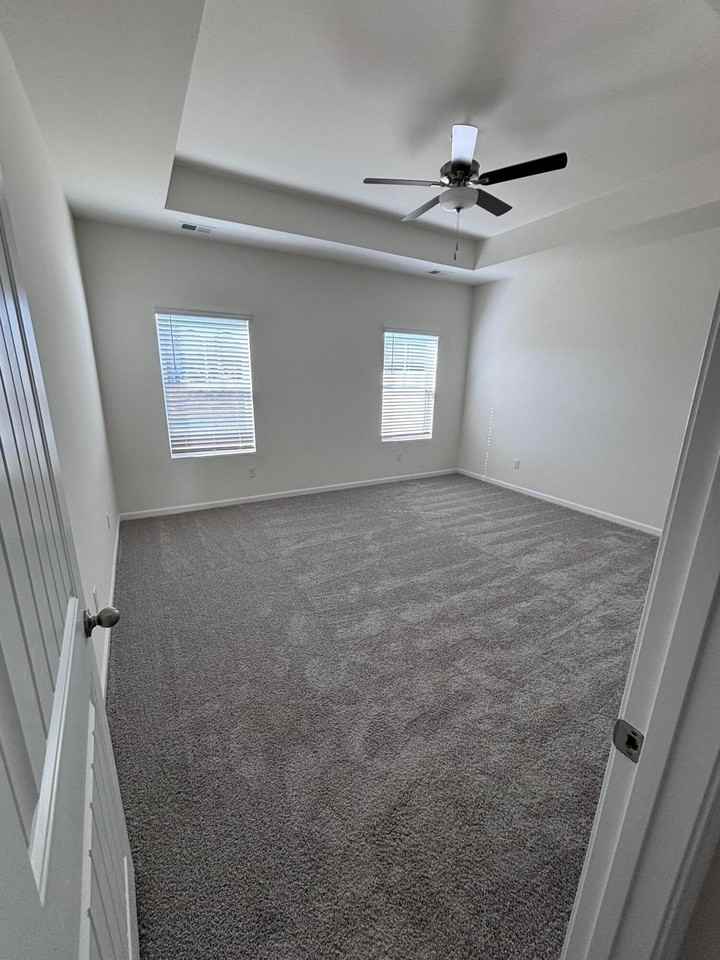 332 Acorn St - Photo 7 of 12