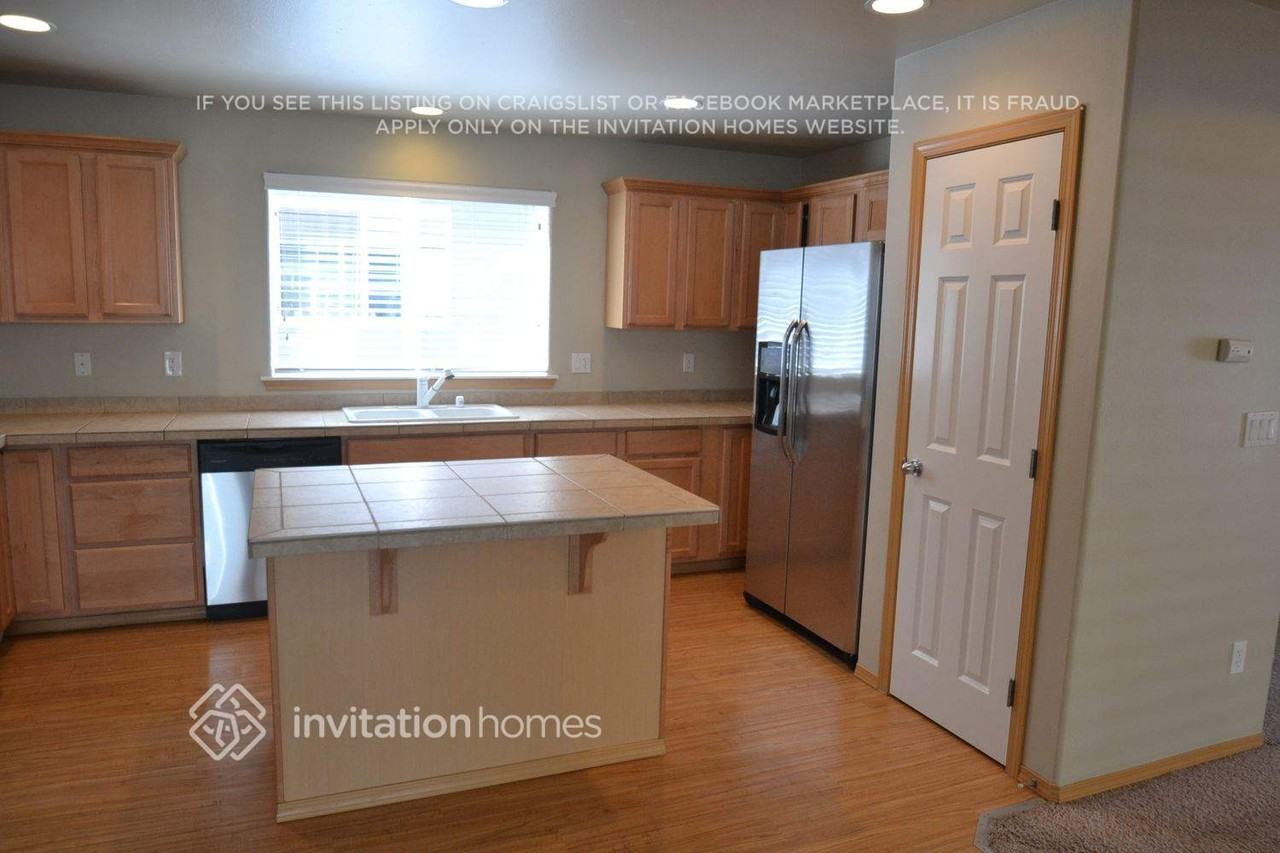 18403 96th Ave E - Photo 5 of 14