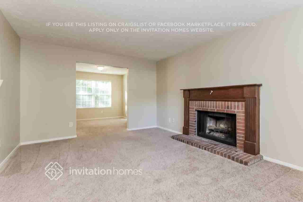 11175 Bramshill Dr - Photo 2 of 13