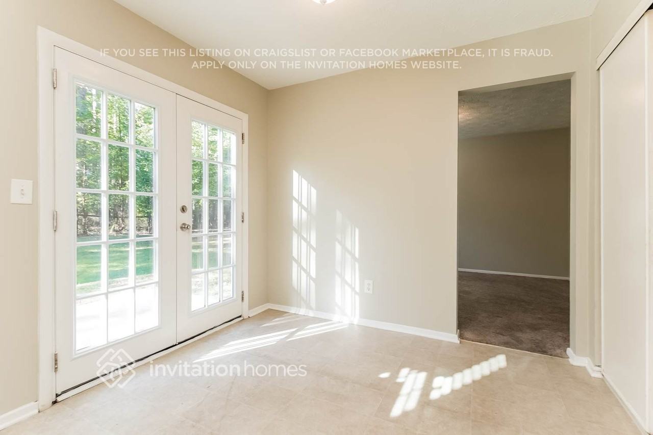 11175 Bramshill Dr - Photo 5 of 13