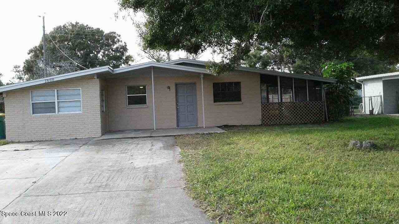 1888 Glenwood Dr - Photo 2 of 9