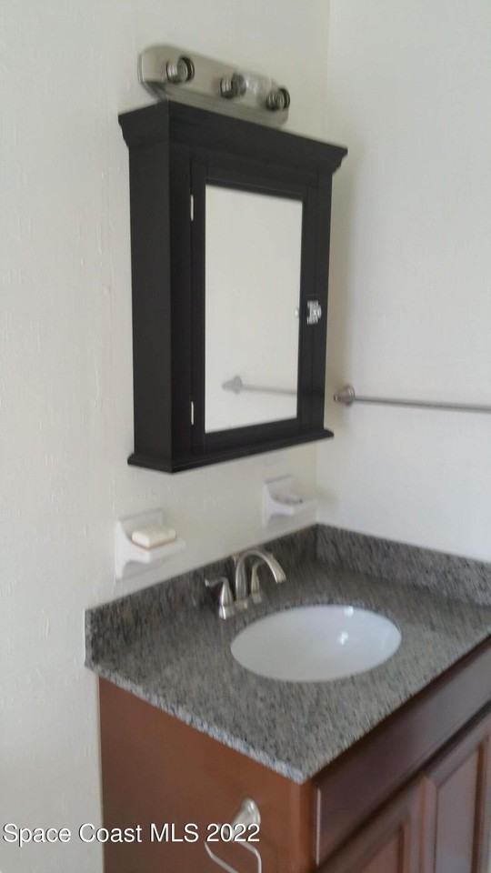 1888 Glenwood Dr - Photo 6 of 9