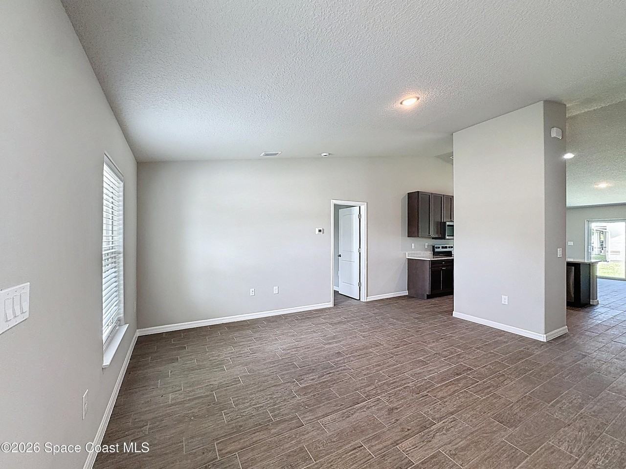 1101 San Filippo Dr Se - Photo 3 of 22