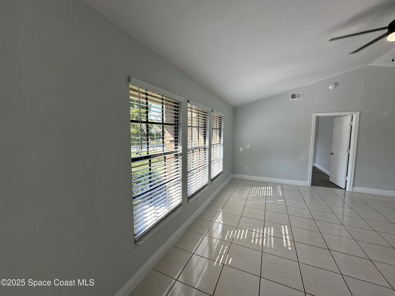 1573 Jasper Ave Nw - Photo 3 of 40