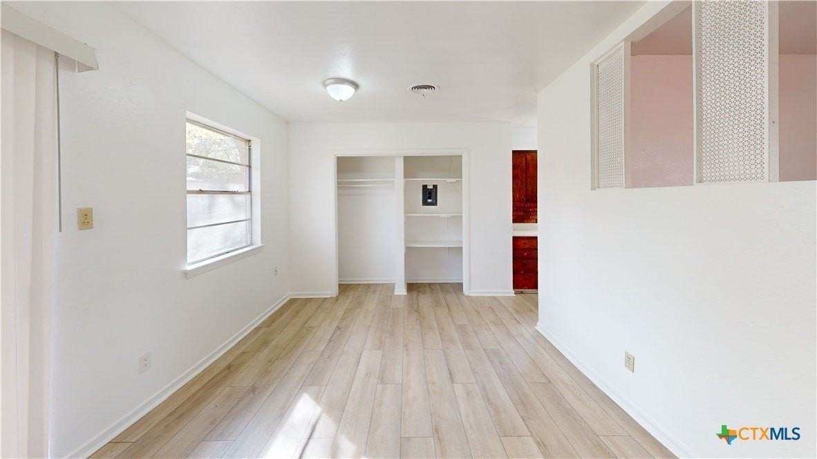 1102 S Ann Blvd - Photo 3 of 13