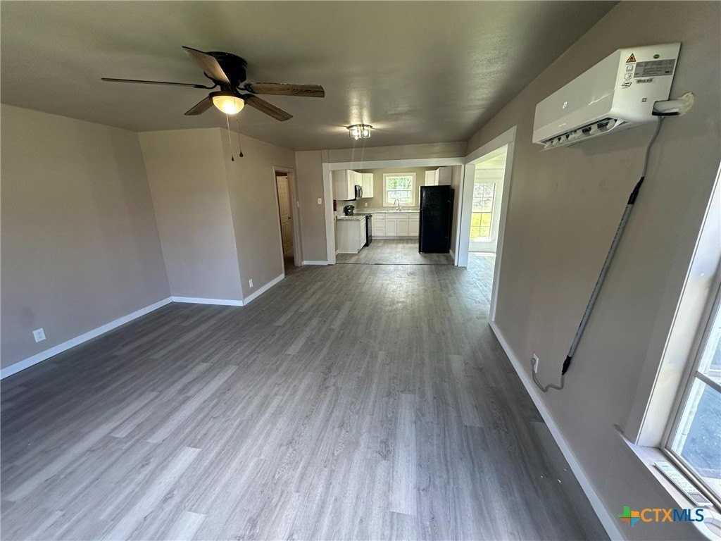 1903 Glendale St - Photo 2 of 11