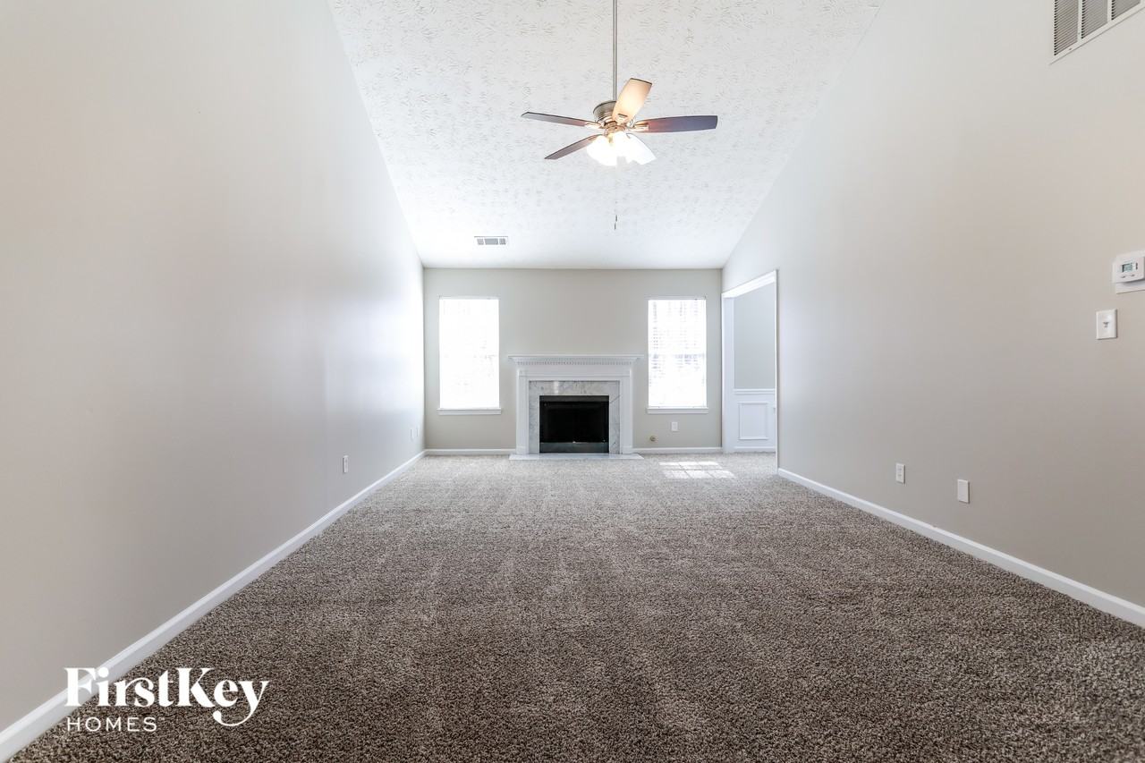 2395 Pemberton Pt - Photo 2 of 15