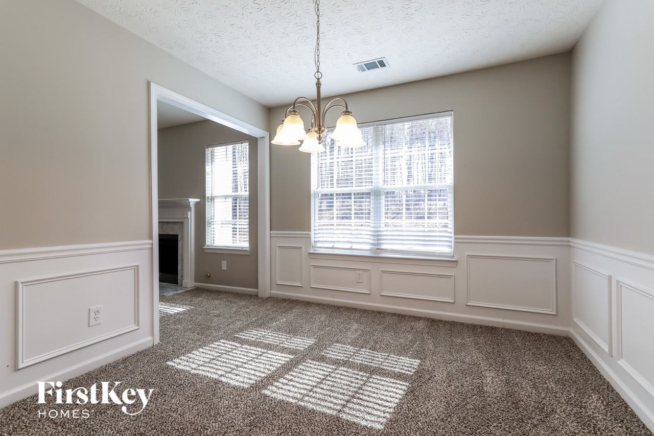 2395 Pemberton Pt - Photo 4 of 15