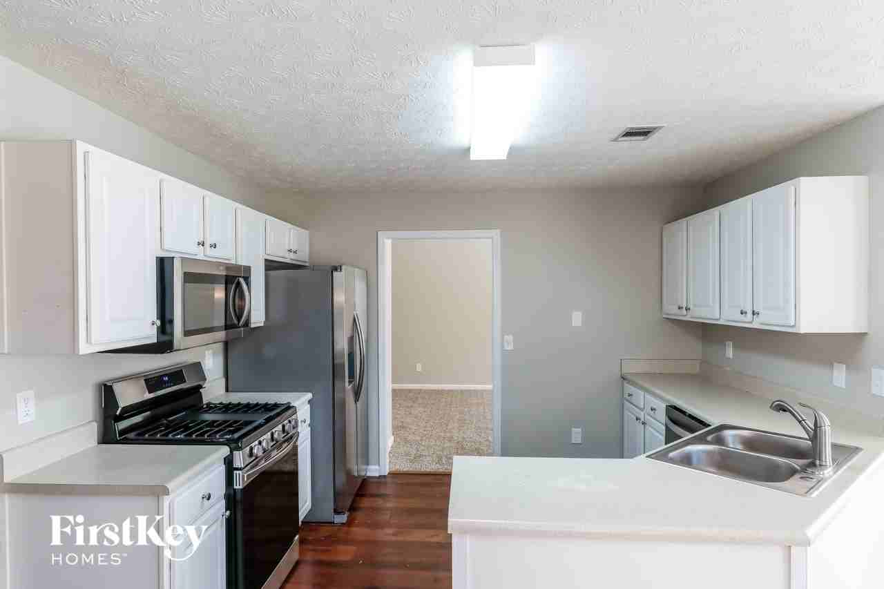 2395 Pemberton Pt - Photo 5 of 15