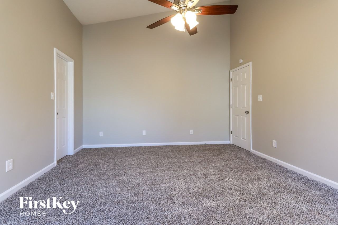 2395 Pemberton Pt - Photo 7 of 15