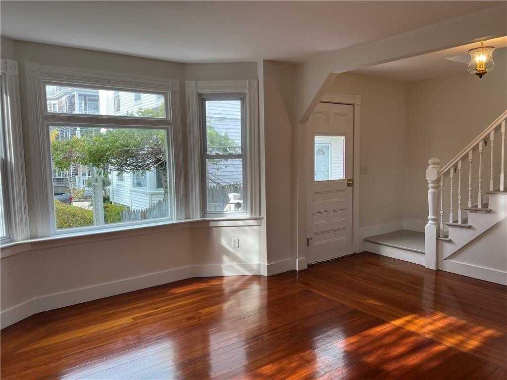 109 2nd St - Photo 5 of 22