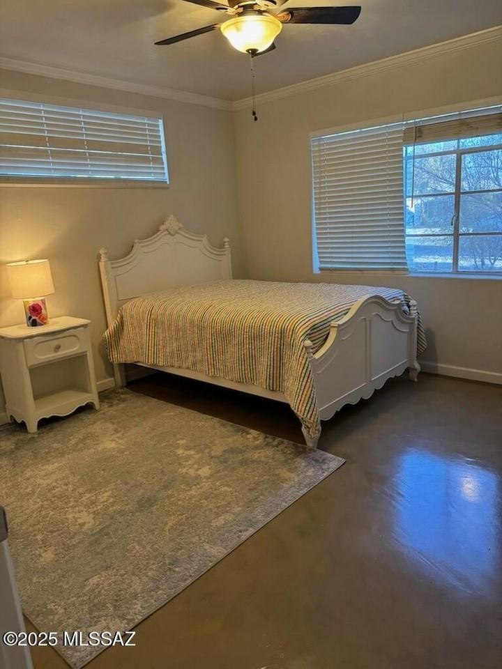 2001 E 10th St - Photo 6 of 7