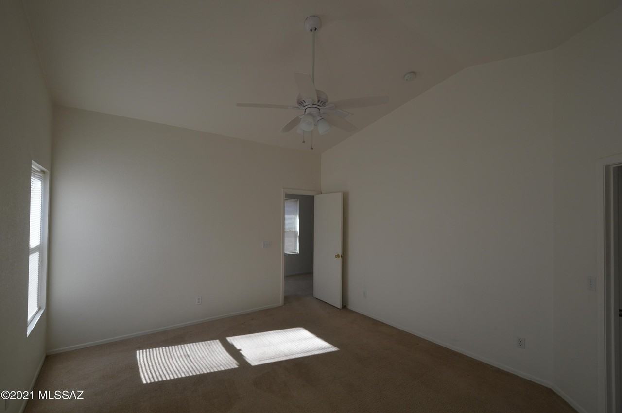 7925 W Mural Hill Dr - Photo 7 of 12