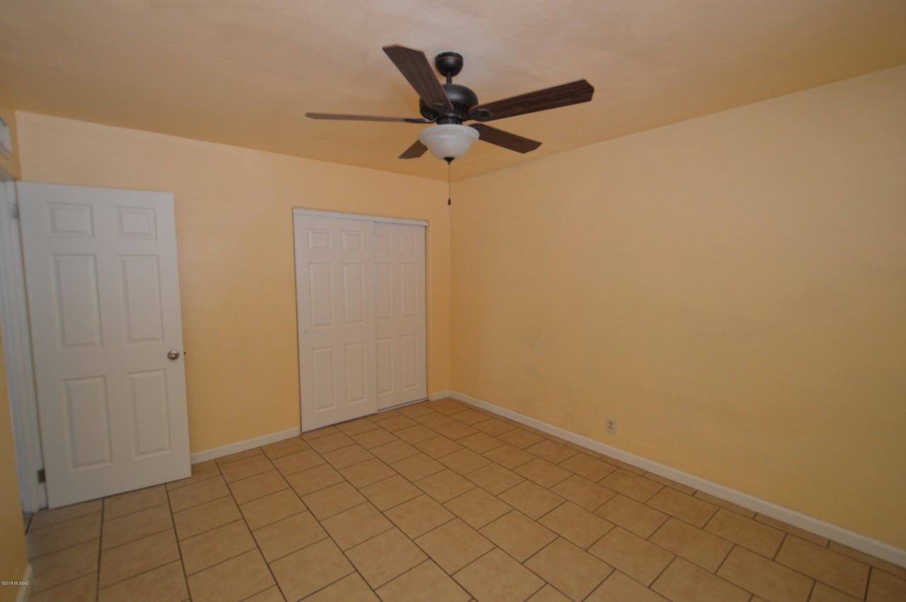 1024 E Water St - Photo 6 of 12