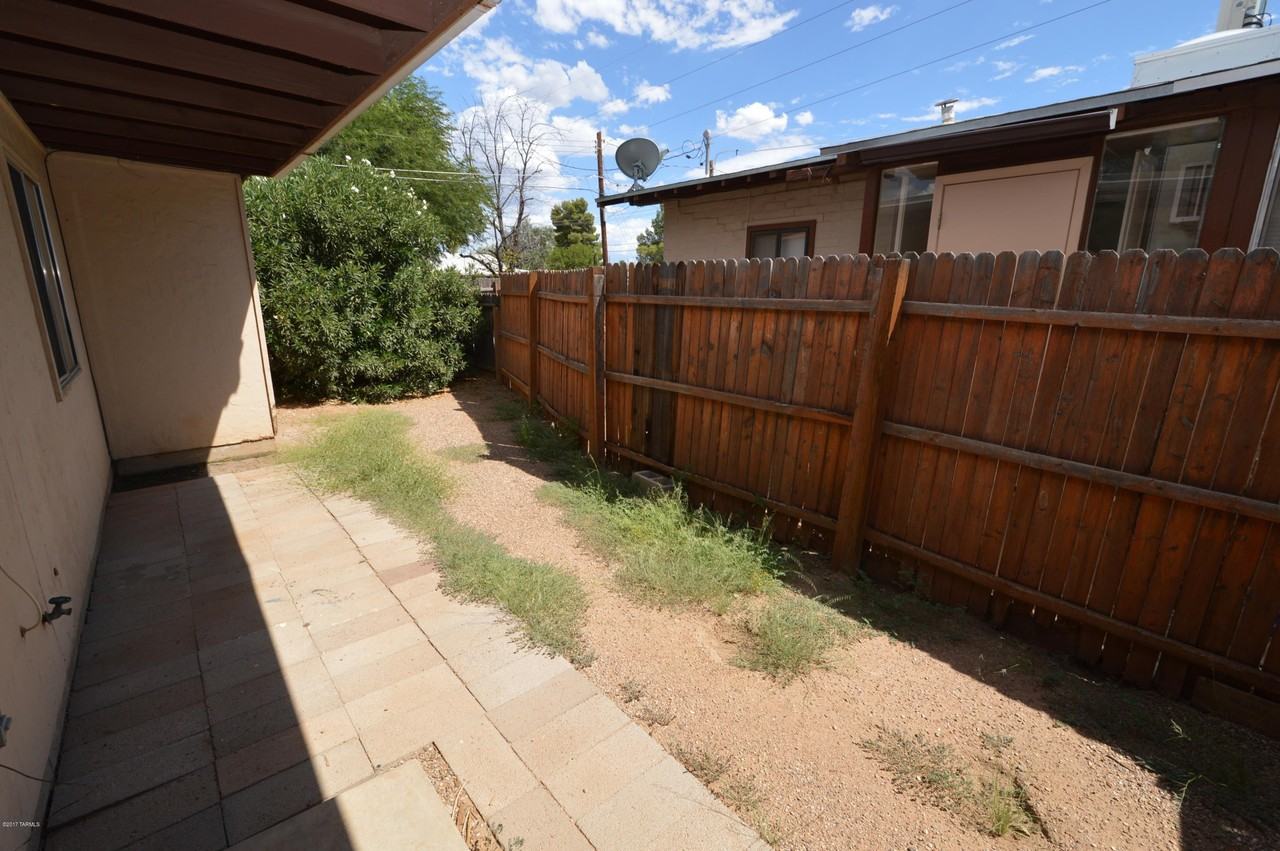 1614 N Columbus Blvd - Photo 4 of 10