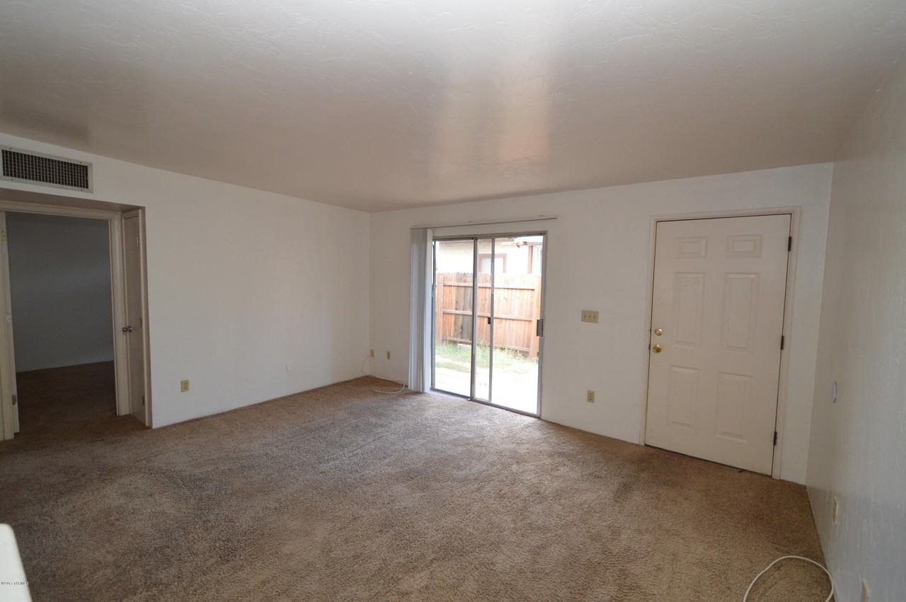 1614 N Columbus Blvd - Photo 6 of 10