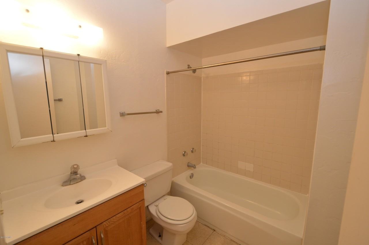 1614 N Columbus Blvd - Photo 7 of 10