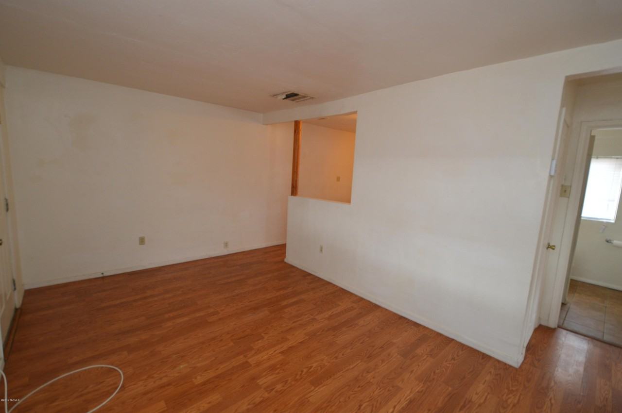 2610 N Dodge Blvd Apt 1 - Photo 5 of 10