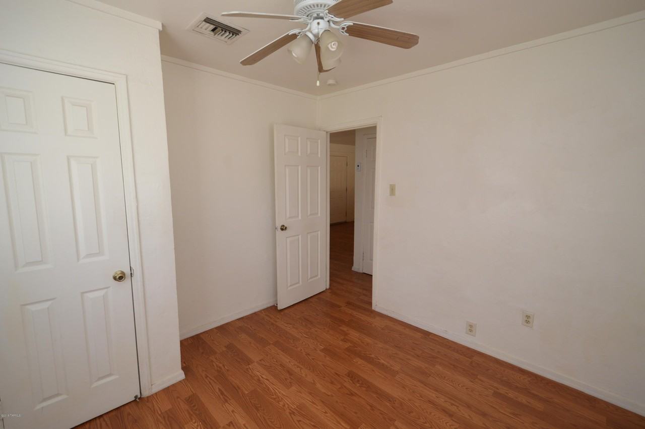 2610 N Dodge Blvd Apt 1 - Photo 7 of 10