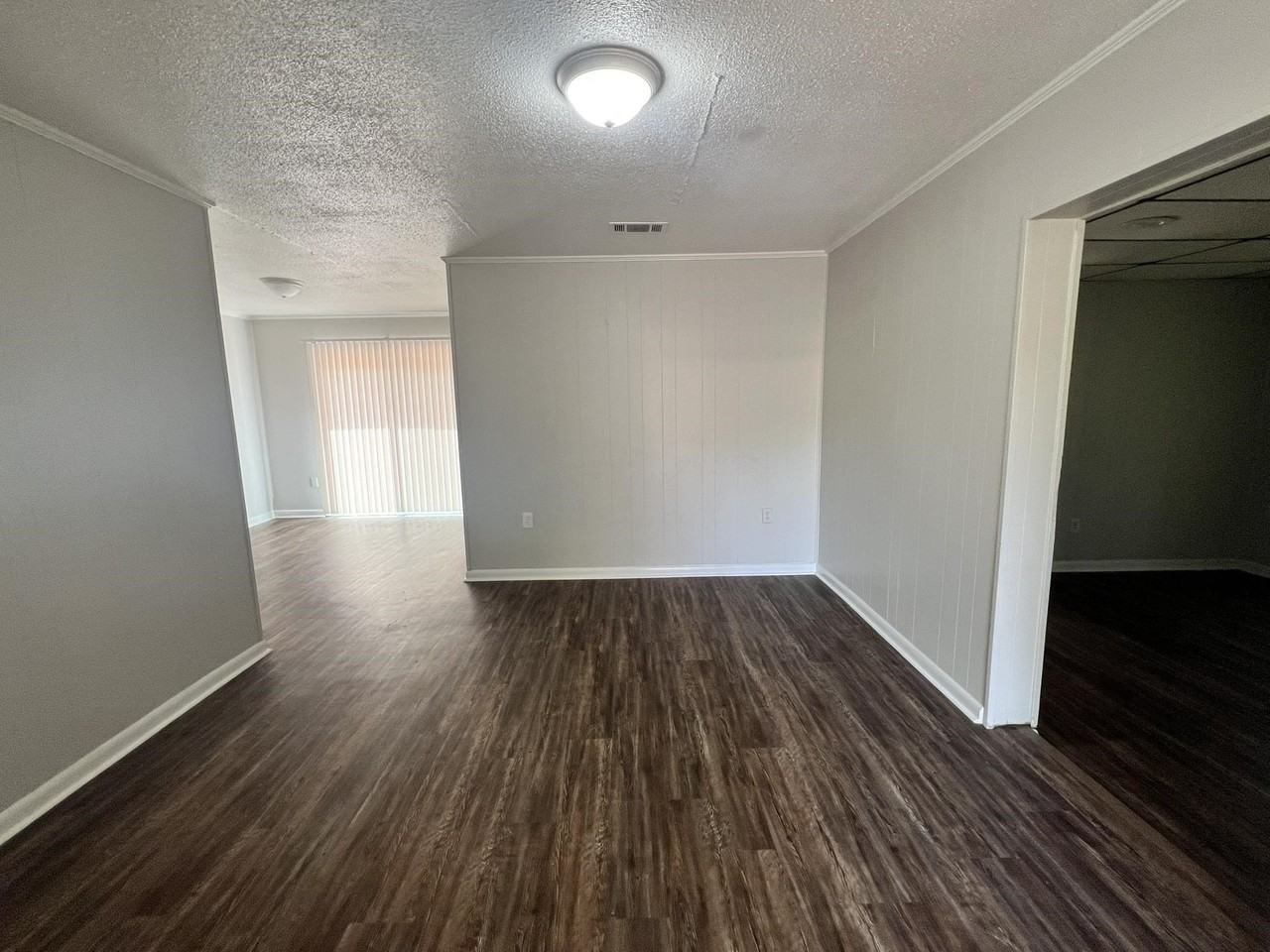 2613 Rippee Rd - Photo 2 of 17