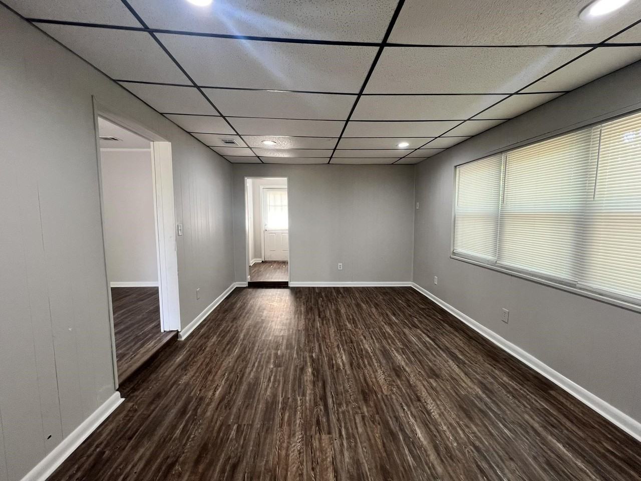 2613 Rippee Rd - Photo 4 of 17